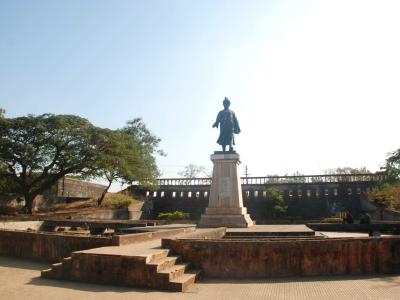 Rajarshi Chhatrapati Shahu Statue With Garden 1